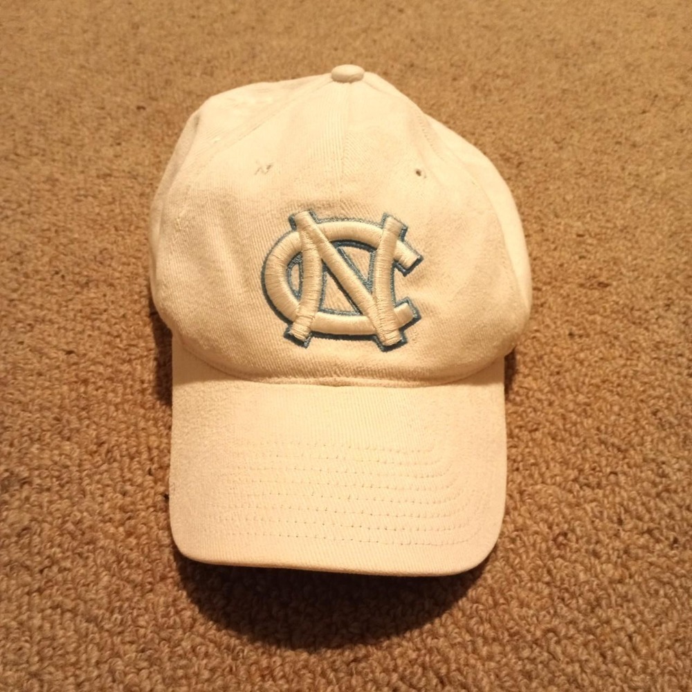 VINTAGE NORTH CAROLINA TAR HEELS SUEDE SNAPBACK